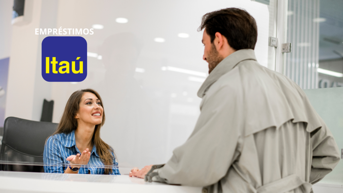 Mulher conversando com um homem sobre seu empréstimo